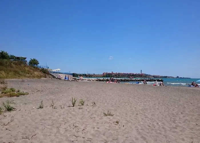 Akb Sea View 公寓 *