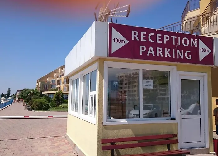 Akb Sea View 公寓 *